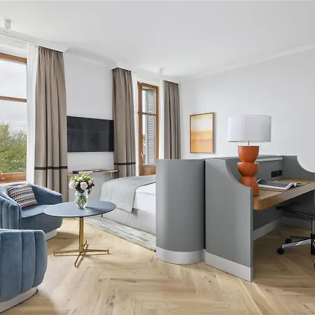 Angleterre Hotel 4*