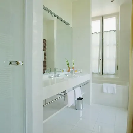Hotel Angleterre 4*
